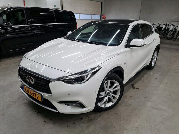 Infiniti Q30 (2016)
