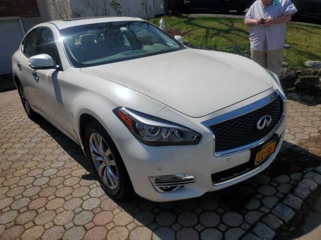 Infiniti Q70 (2019)