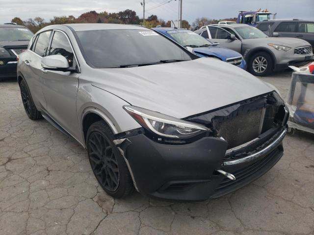 Infiniti Qx30 base (2018)