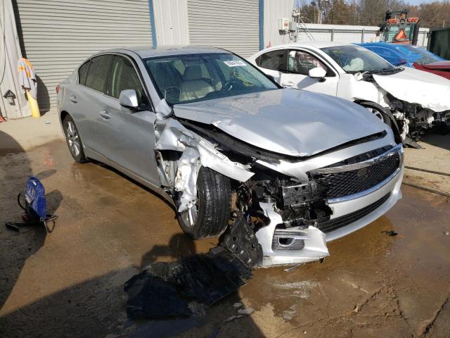 Infiniti Q50 base (2015)