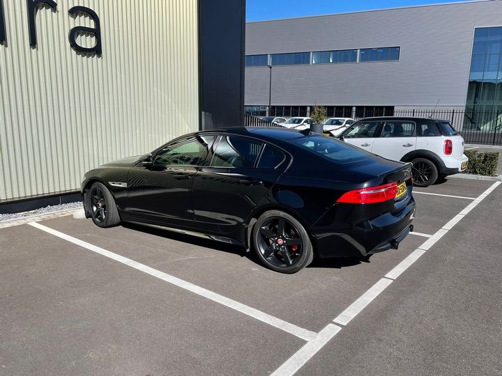 Jaguar Xe (2016)
