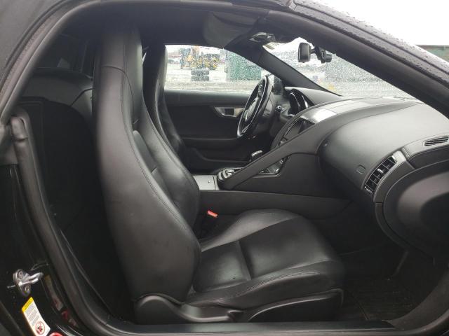 Jaguar F-type v8 2015