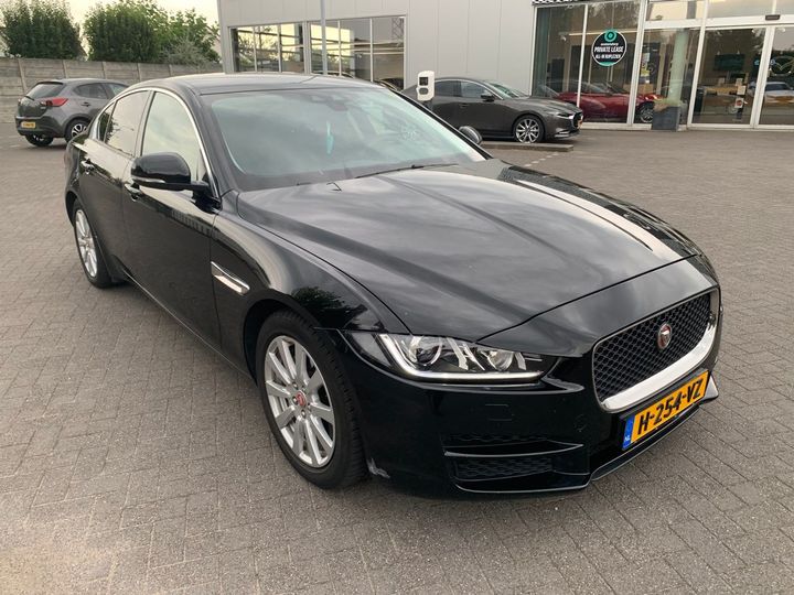Jaguar Xe (2017)