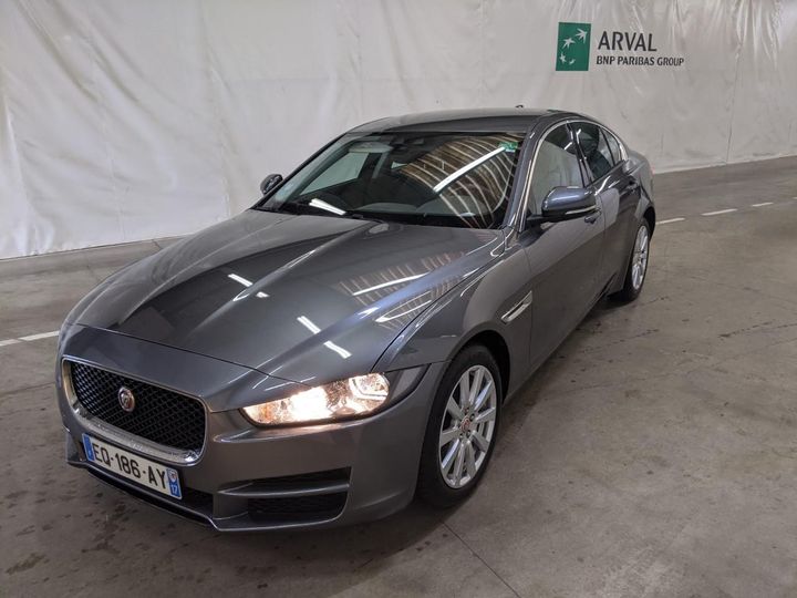 Jaguar Xe (2017)