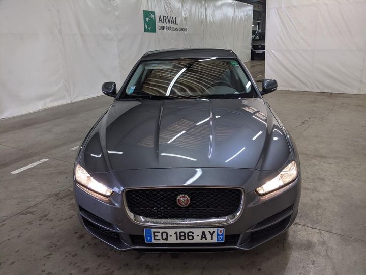 Jaguar Xe (2017)