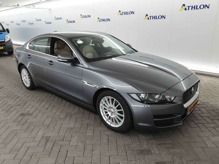 Jaguar Xe (2016)