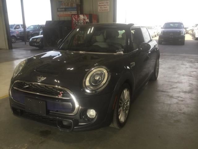 Mini Cooper hardtop 4 door (2015)