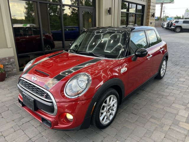 Mini Cooper hardtop 4 door (2015)