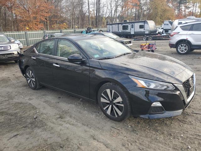 Nissan Altima sv (2021)