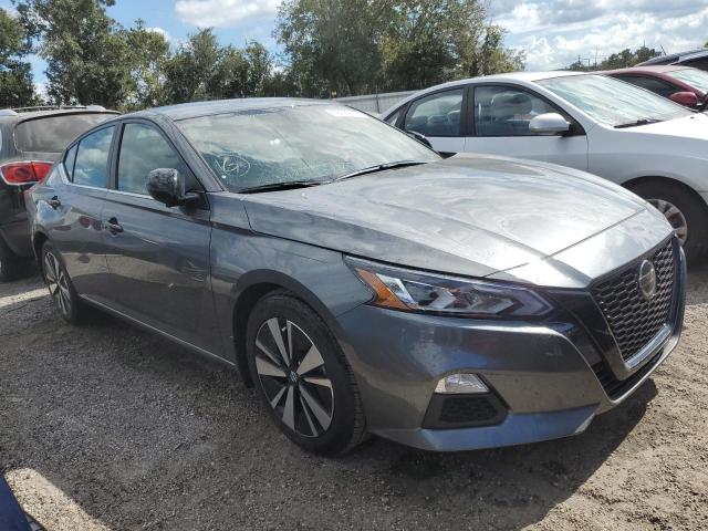 Nissan Altima sv (2022)