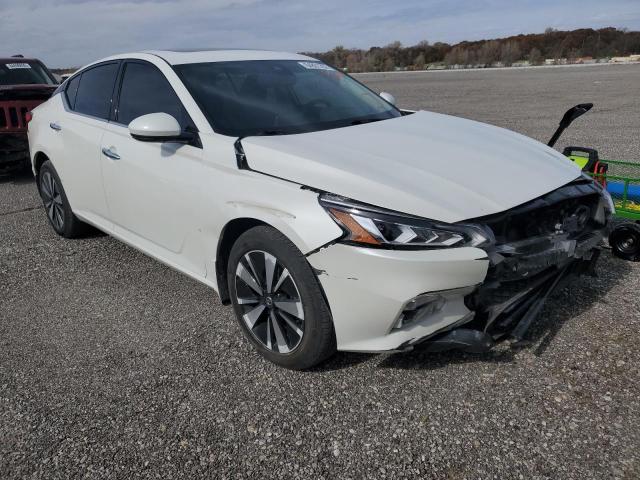 Nissan Altima sv (2020)