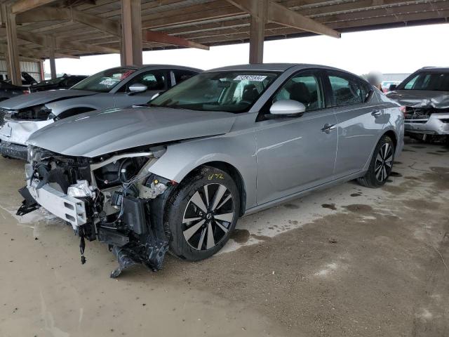 Nissan Altima sv (2022)