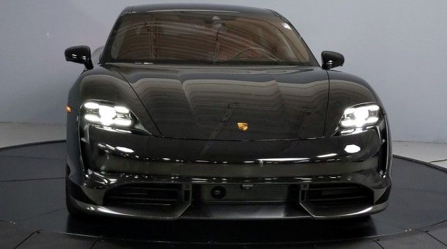 Porsche Taycan (2021)