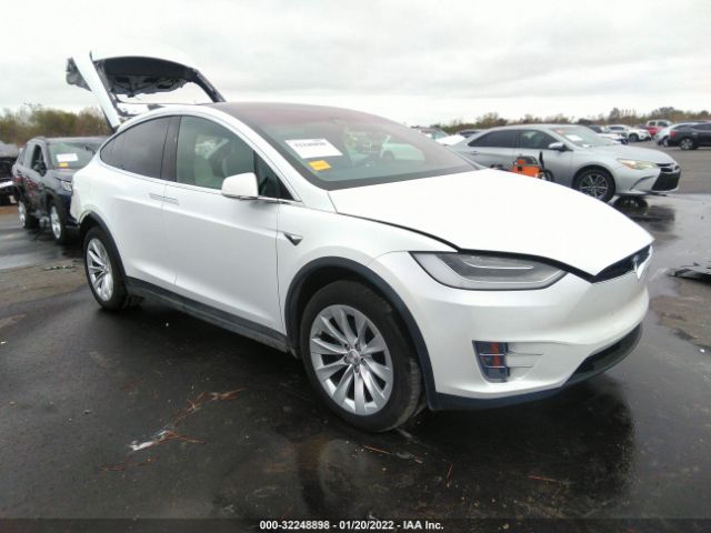 Tesla Model x (2020)