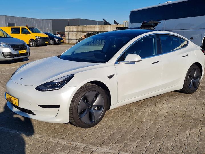 Tesla Model (2020)
