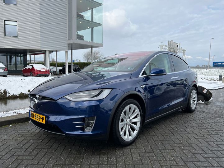 Tesla Model x (2016)
