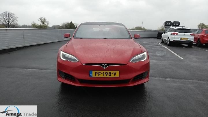 Tesla Model s (2017)