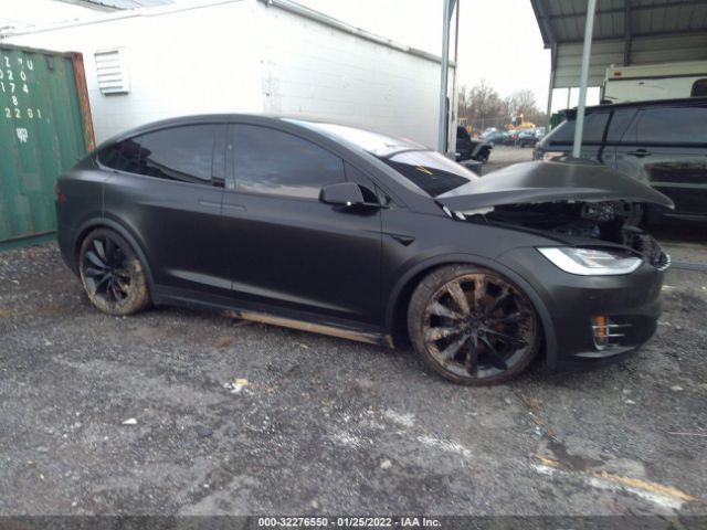 Tesla Model x (2021)