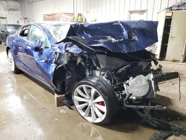 Tesla Model s (2015)