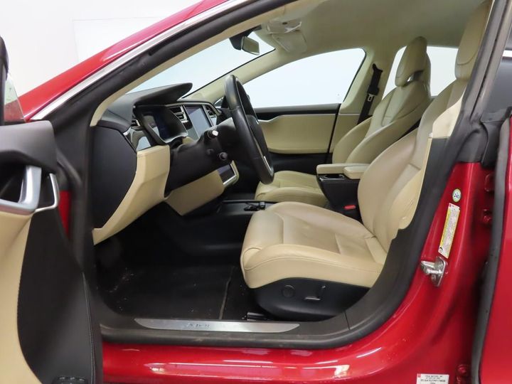 Tesla Model s (2017)