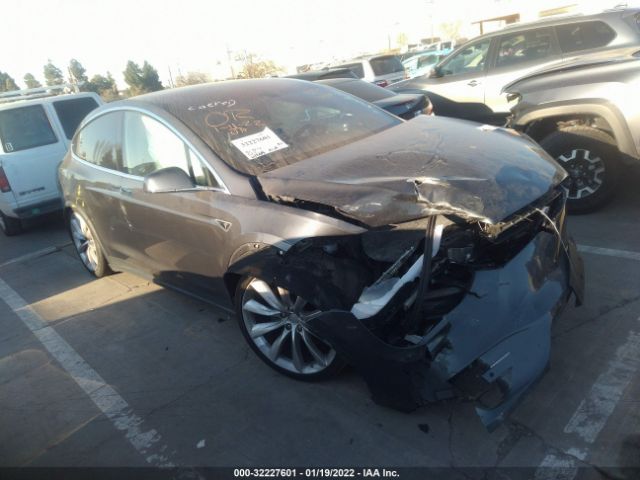 Tesla Model x (2016)