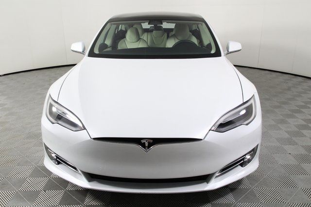 Tesla Model s (2018)