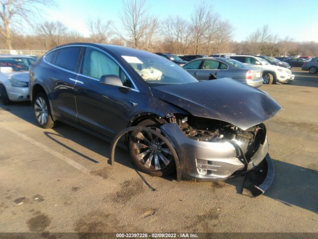 Tesla Model x (2020)