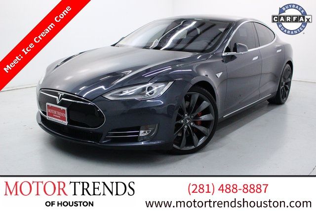 Tesla Model s (2016)
