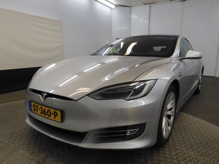 Tesla Model s (2018)