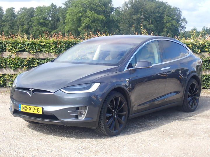 Tesla Model x suv (2017)