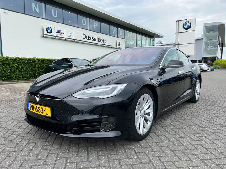 Tesla Model s (2017)