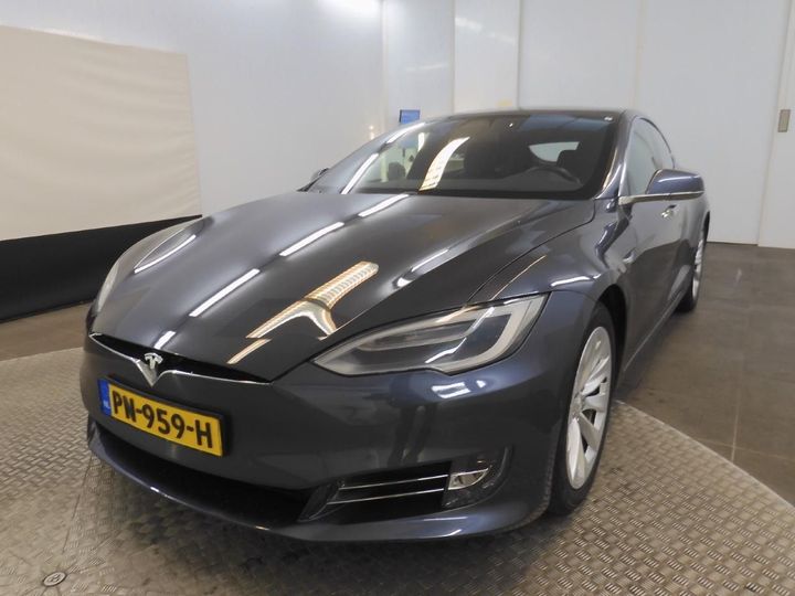 Tesla Model s (2017)