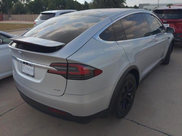 Tesla Model x (2016)