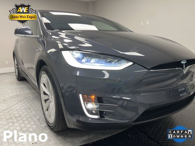 Tesla Model x (2020)