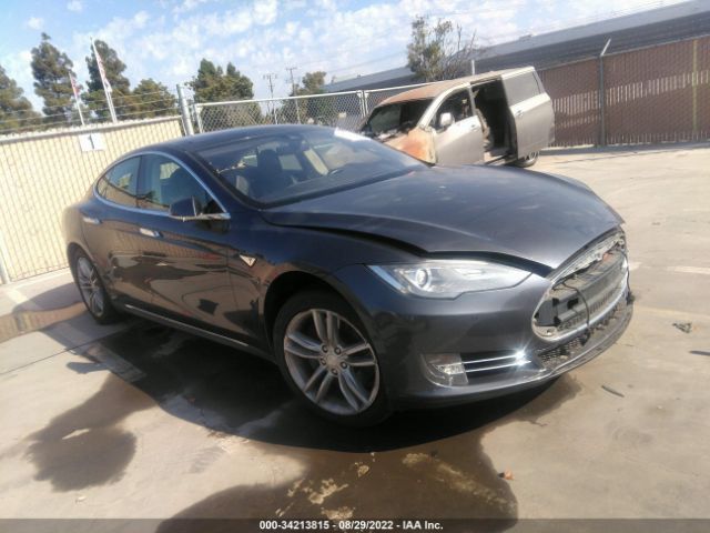 Tesla Model s (2015)