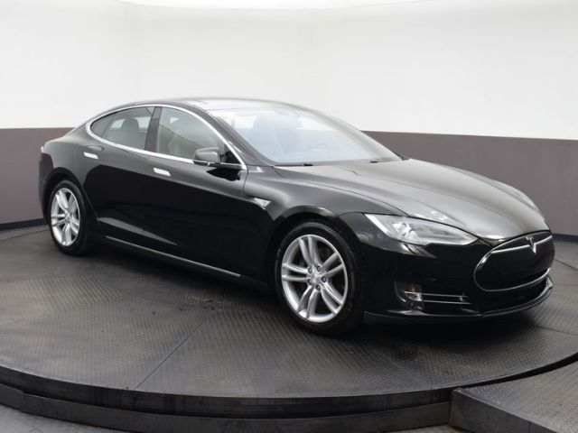 Tesla Model s (2015)