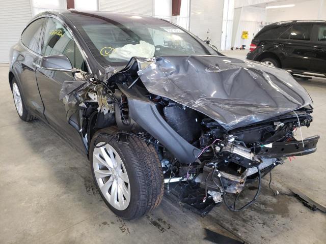 Tesla Model x (2020)