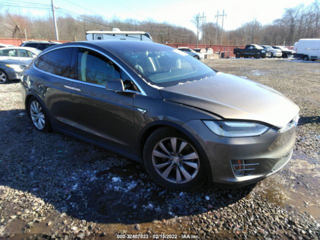 Tesla Model x (2016)