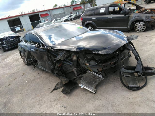 Tesla Model s (2015)