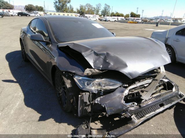 Tesla Model s (2015)