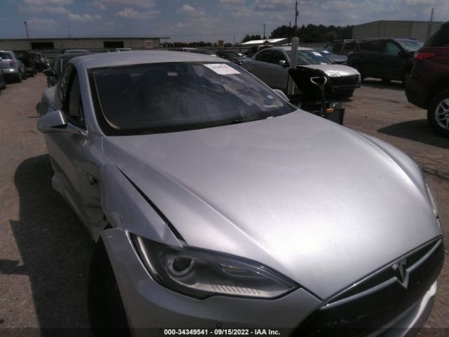 Tesla Model s (2015)