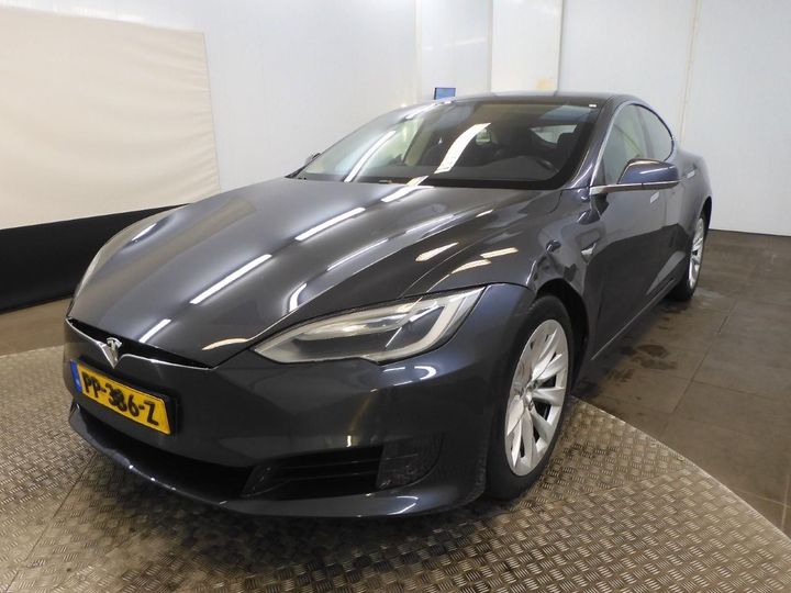 Tesla Model s (2017)