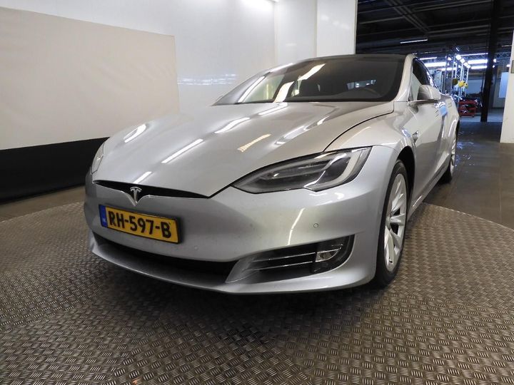 Tesla Model s (2017)