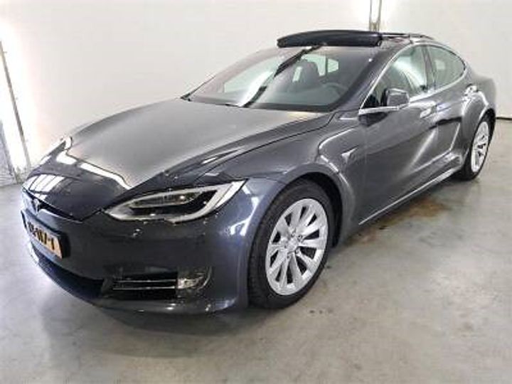 Tesla Model s (2018)