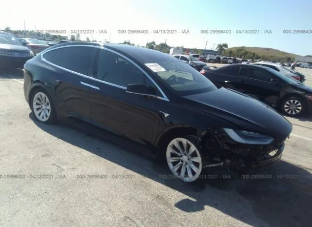Tesla Model x (2021)