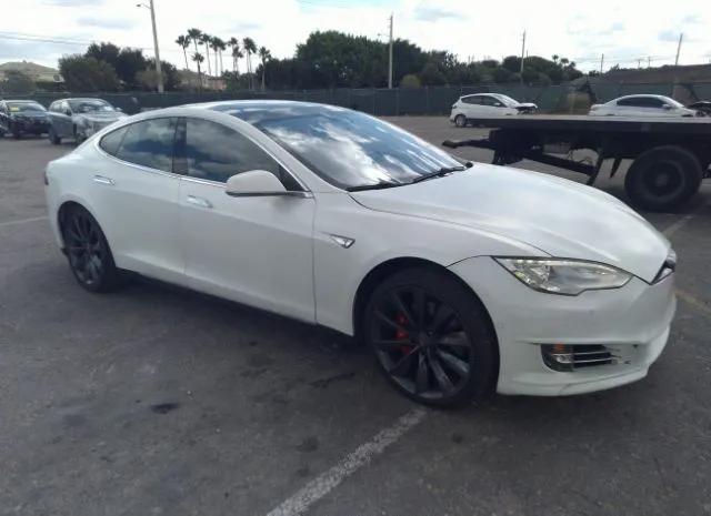 Tesla Model s (2015)
