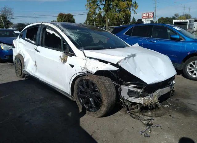 Tesla Model x (2022)