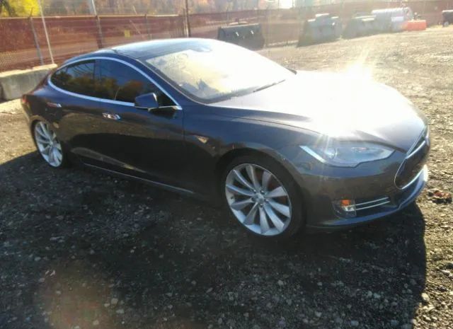 Tesla Model s (2015)