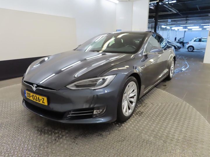 Tesla Model s (2018)