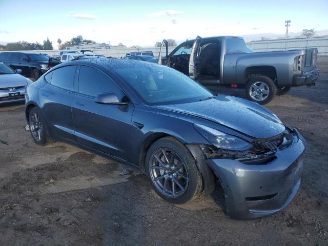 Tesla Model 3 (2022)